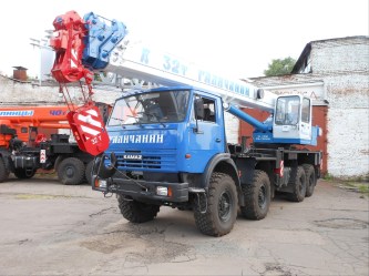Автокран Галичанин 32 тонны